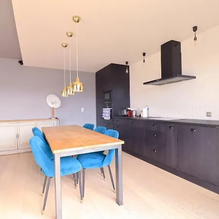 Luxuriousflat#victorhugo#trocadero#vieweffeiltower Paris