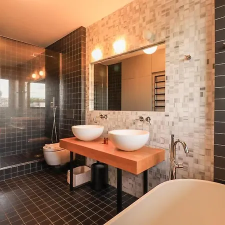 Luxuriousflat#victorhugo#trocadero#vieweffeiltower Paris