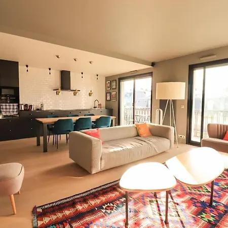 Luxuriousflat#victorhugo#trocadero#vieweffeiltower Paris