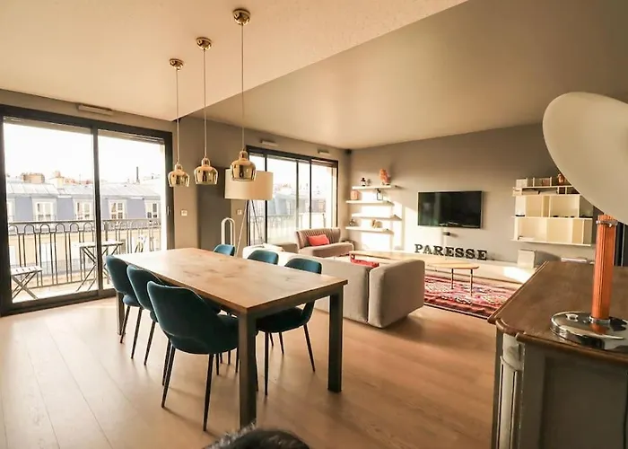 Luxuriousflat#victorhugo#trocadero#vieweffeiltower * باريس