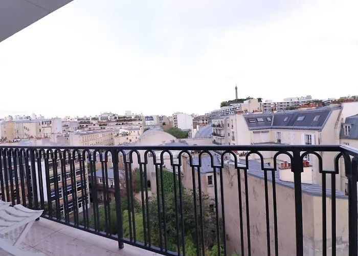 Luxuriousflat#victorhugo#trocadero#vieweffeiltower شقة