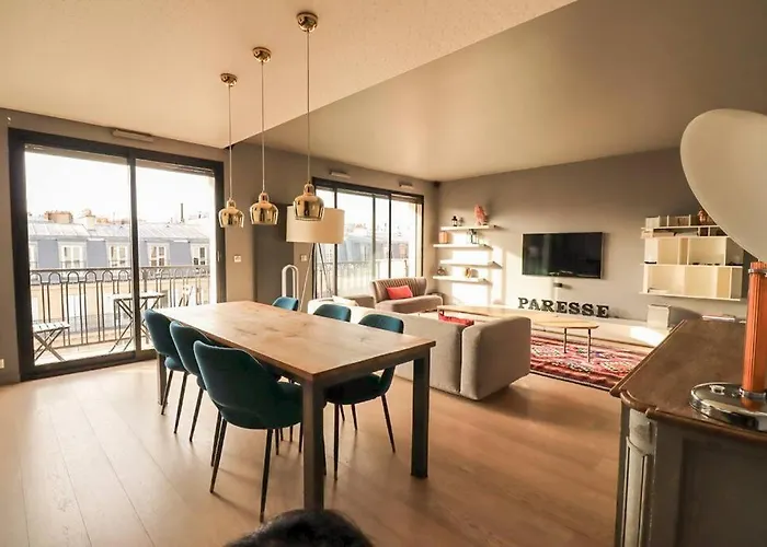 Luxuriousflat#victorhugo#trocadero#vieweffeiltower باريس